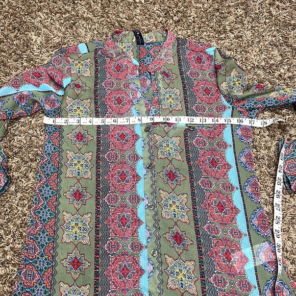 Kut from the Kloth Women’s blouse top button front roll tab sz XS - Picture 6 of 7